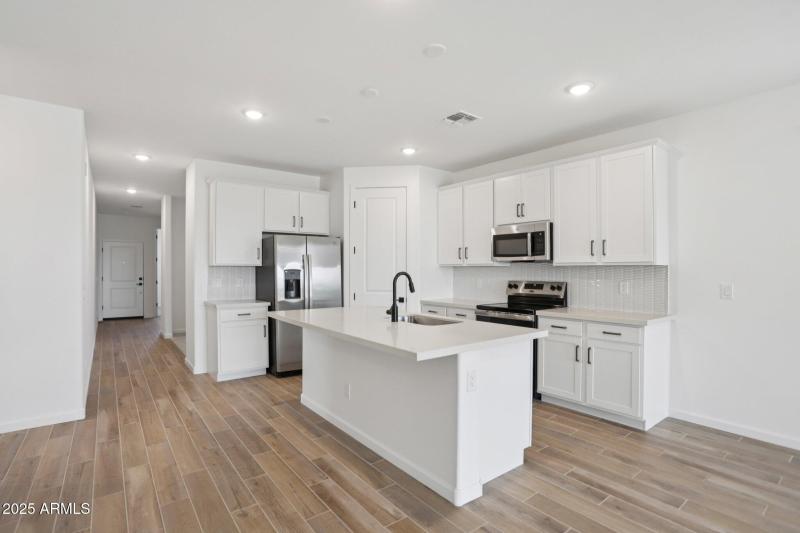 8-web-or-mls-La Senda Dr W-S0307-008