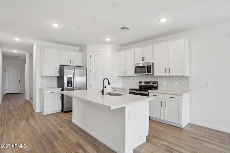 11-web-or-mls-La Senda Dr W-S0307-011