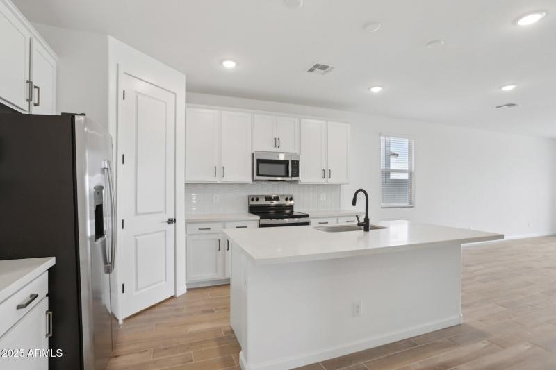 12-web-or-mls-La Senda Dr W-S0307-012