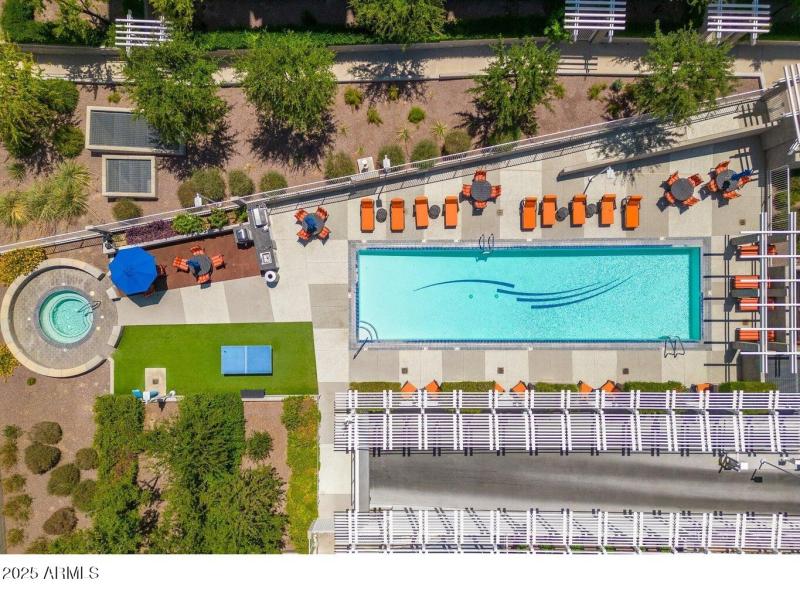 Community Pool & Spa