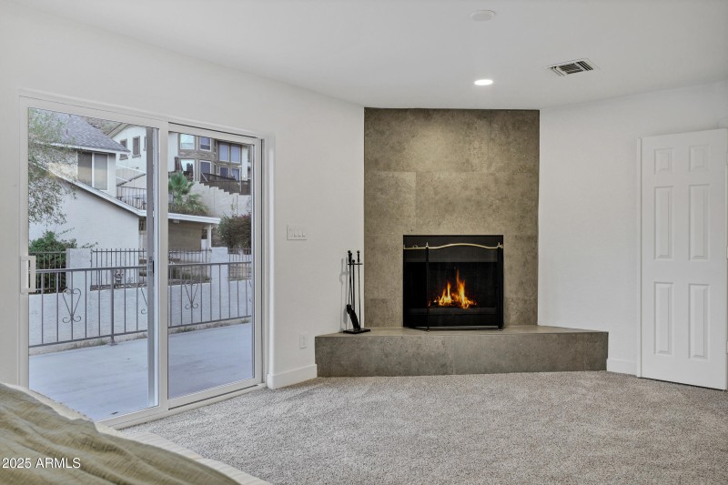 1527 E Mission Ln-51