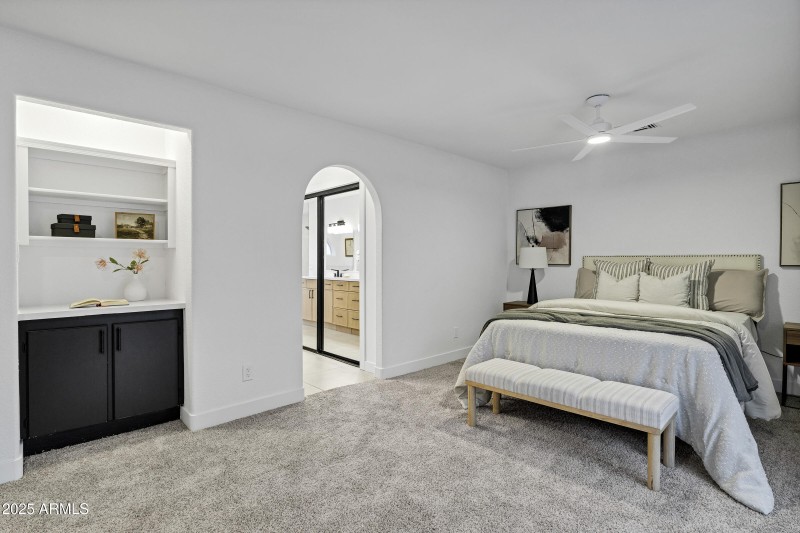 1527 E Mission Ln-52