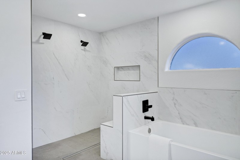 1527 E Mission Ln-55