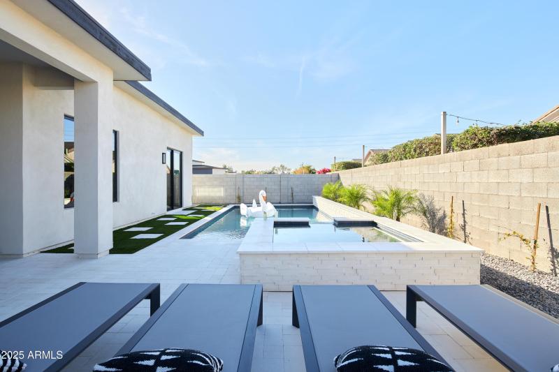 PropertyImageCo_13697N88thPl_WEB_1