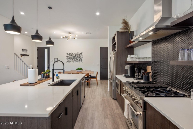 5-web-or-mls-D46A7161