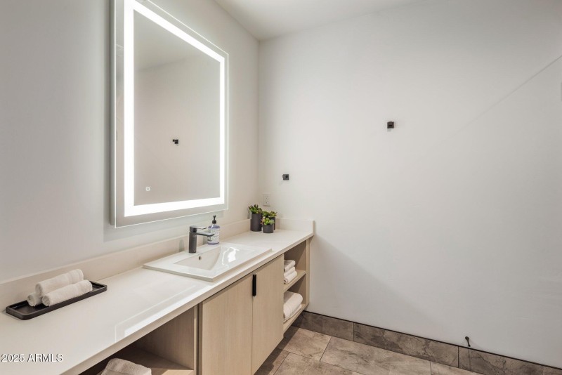 94-web-or-mls-D46A7632