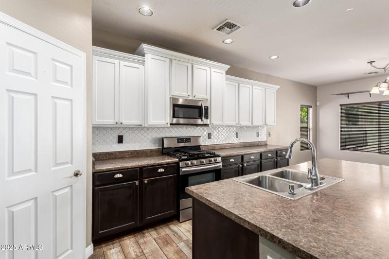 20 - Desert Horizons