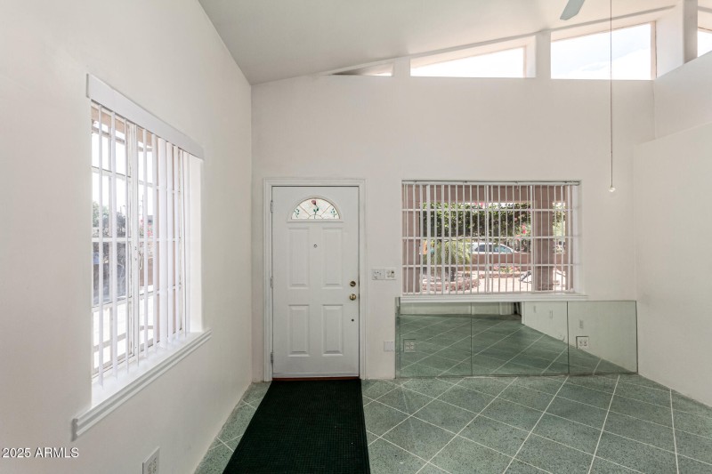 Front door/foyer area