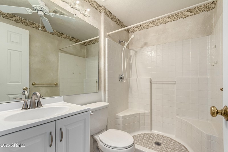 Inlaw/guest suite bathroom