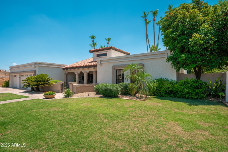 7513 E Buena Terra Way - 02