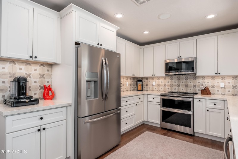 7513 E Buena Terra Way - 27