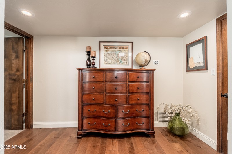 7513 E Buena Terra Way - 42