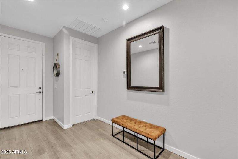 02-17593_W_Red_Fox_Rd44