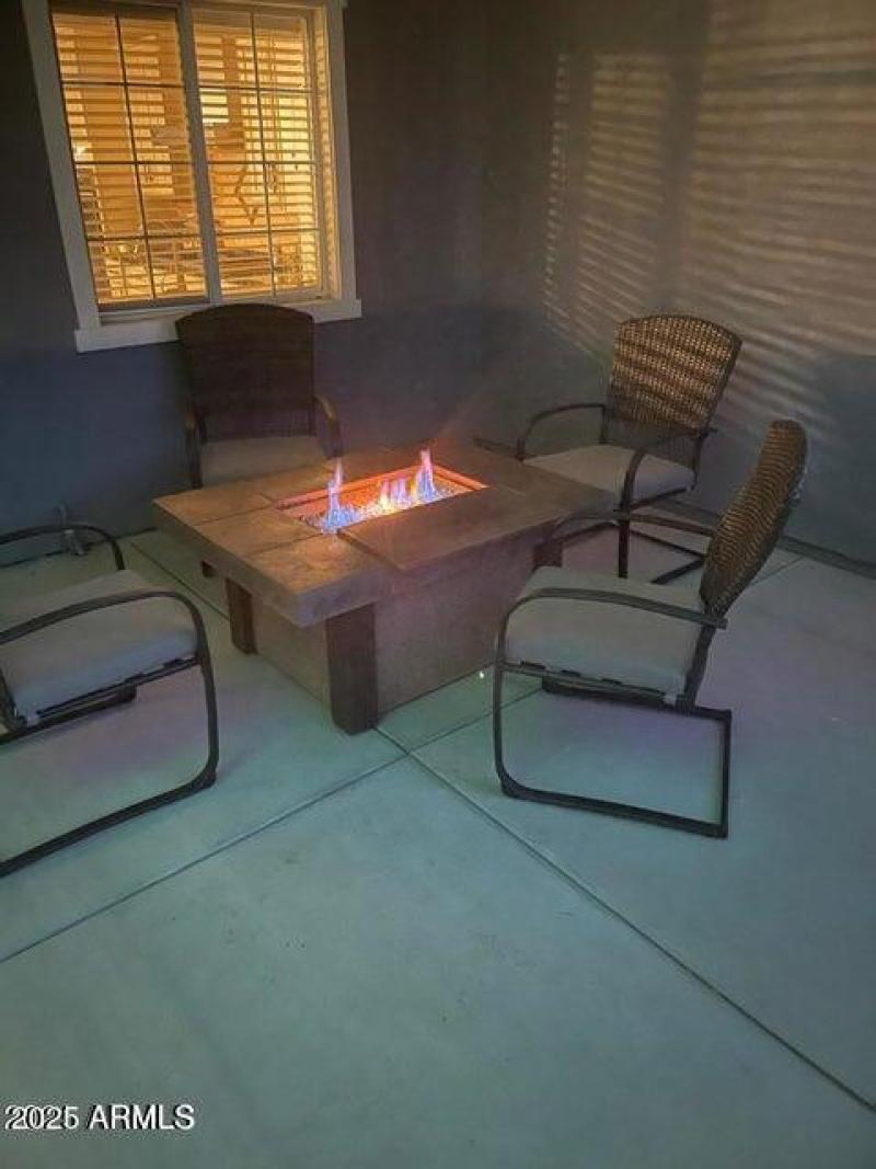Front patio natural gas table