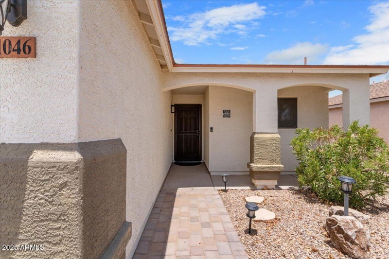 06-1046 E Silversmith Trail