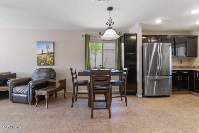 10-1046 E Silversmith Trail