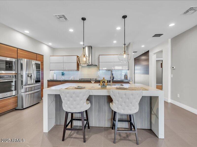 02-1010_E_Pierson_St8