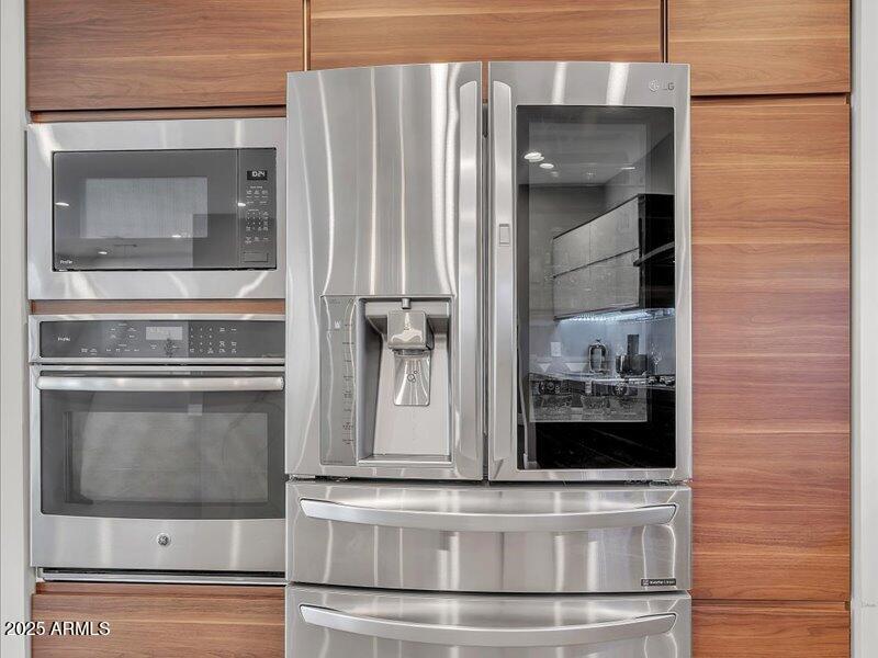 16-1010_E_Pierson_St17