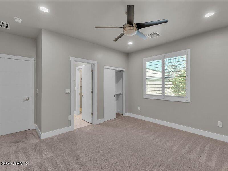 33-1010_E_Pierson_St34