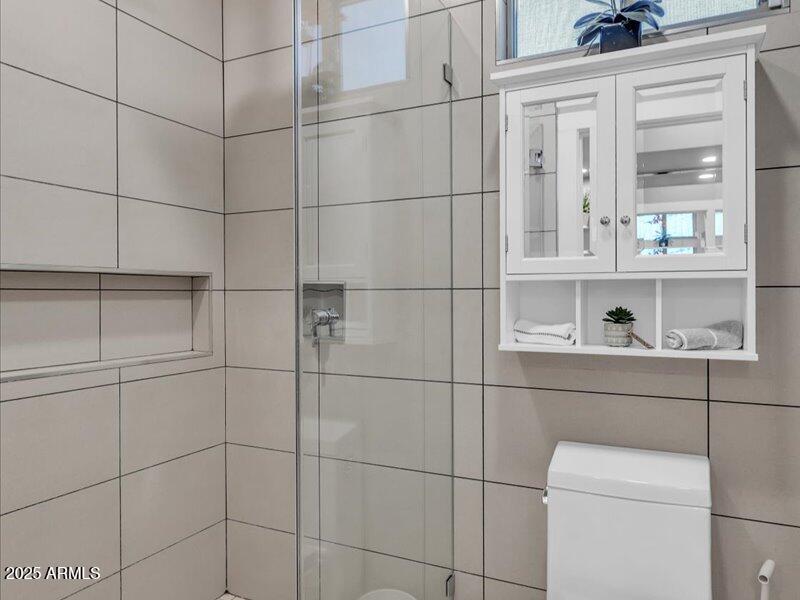 40-1010_E_Pierson_St39