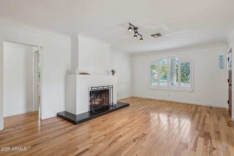 1614 Palmcroft Way SE - Living (2)