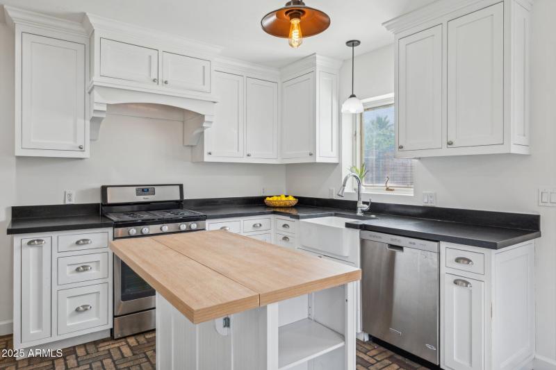 1614 Palmcroft Way SE - Kitchen (2)