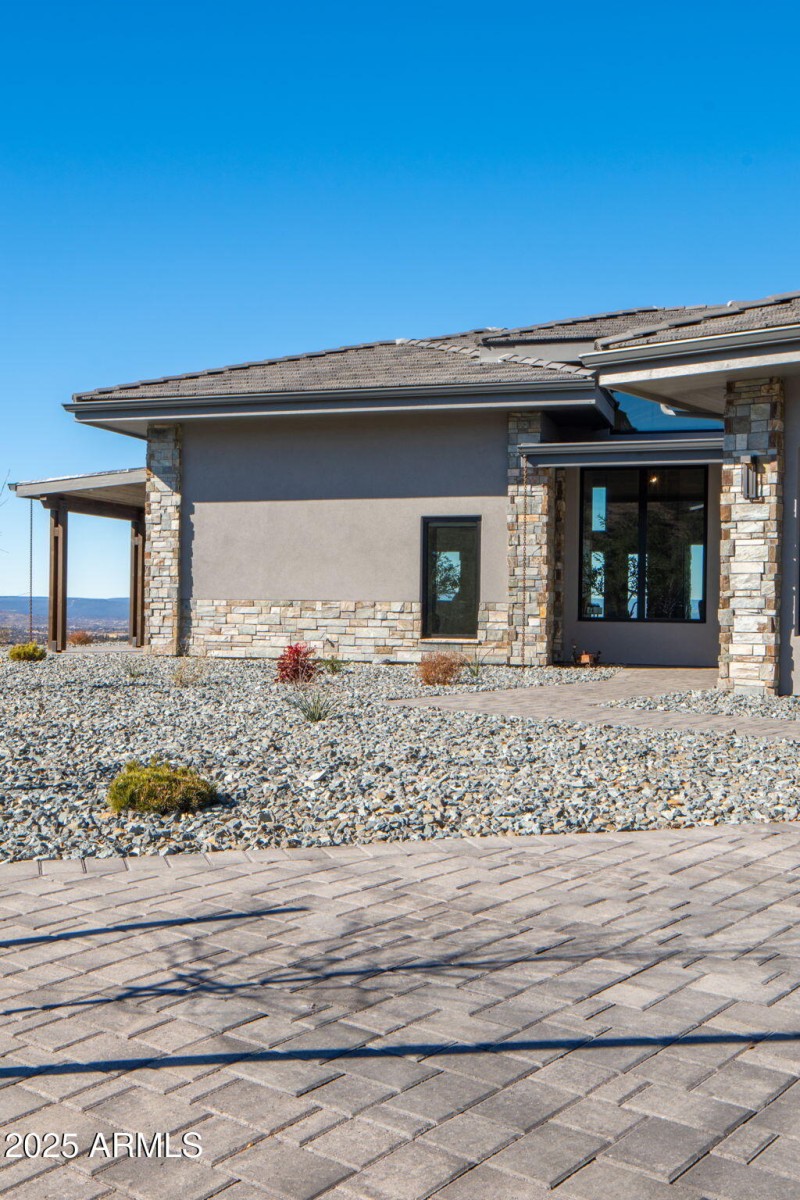 21-web-or-mls-5535-corliss-cir