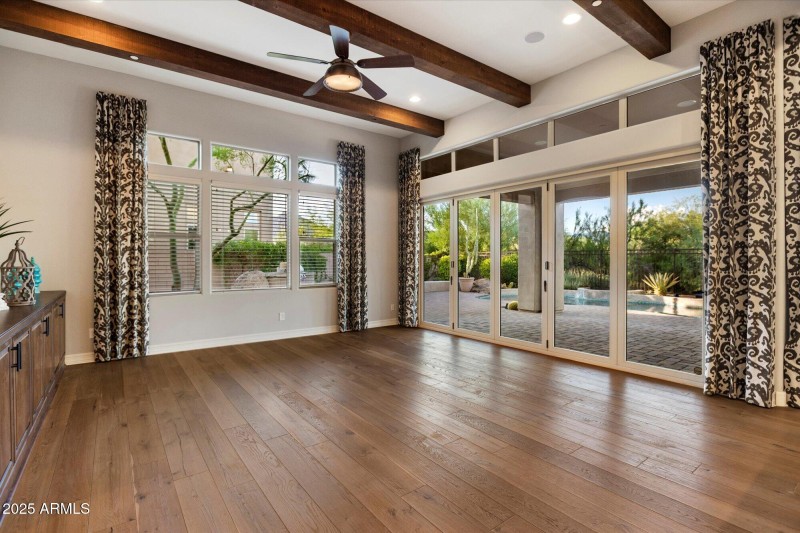 Family Room w/Glass folding Wall