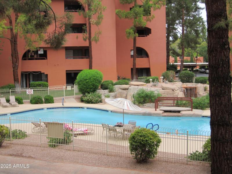 B16 U208 BALCONY VIEW