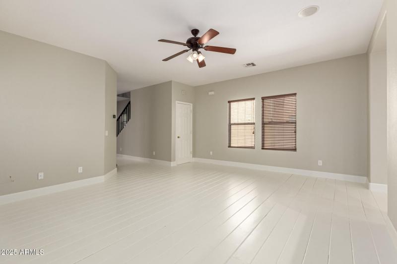 08 Avendia Del Valle