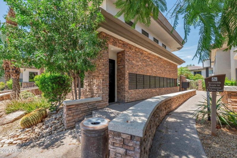 17-web-or-mls-Qp-8677