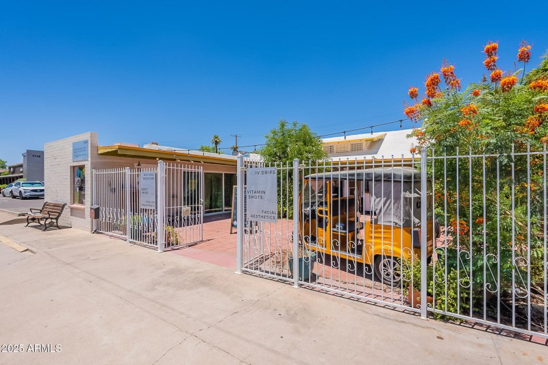 1st Ave Entry
