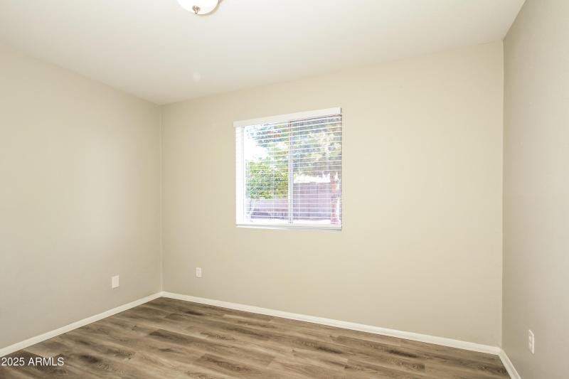 012-photo-bedroom-10224293