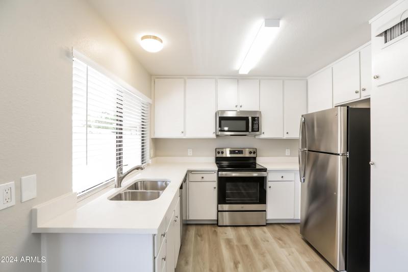 007-photo-kitchen-11640688