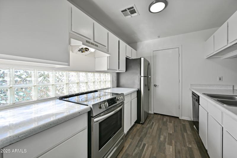 9-3065N67A224-ocupix