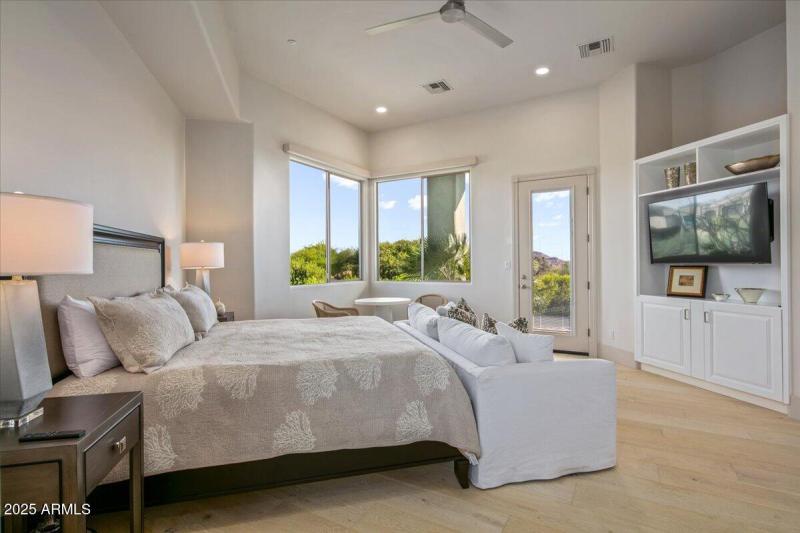 55-Guest House Suite Views