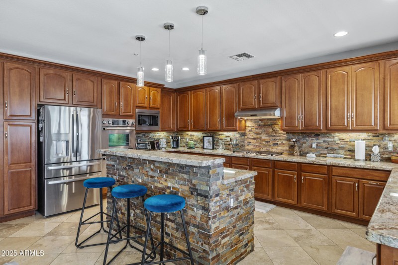 2409 W Quail Track Dr-20