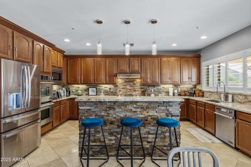 2409 W Quail Track Dr-26