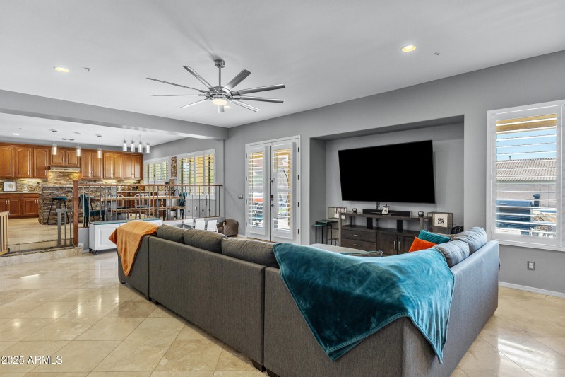 2409 W Quail Track Dr-28