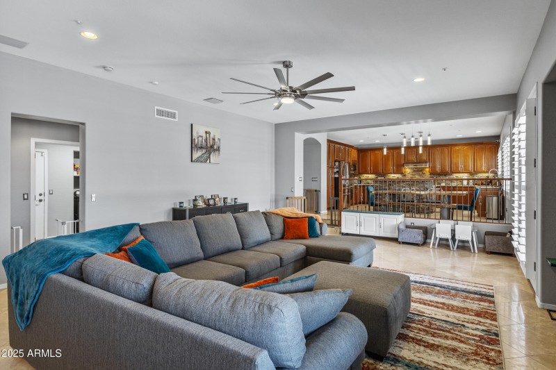 2409 W Quail Track Dr-29