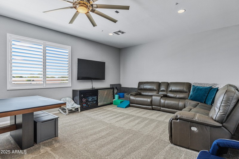 2409 W Quail Track Dr-45