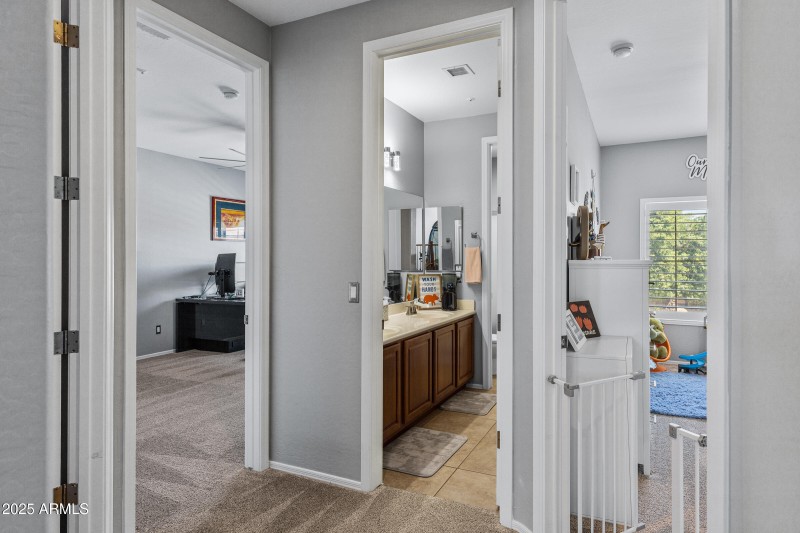 2409 W Quail Track Dr-47