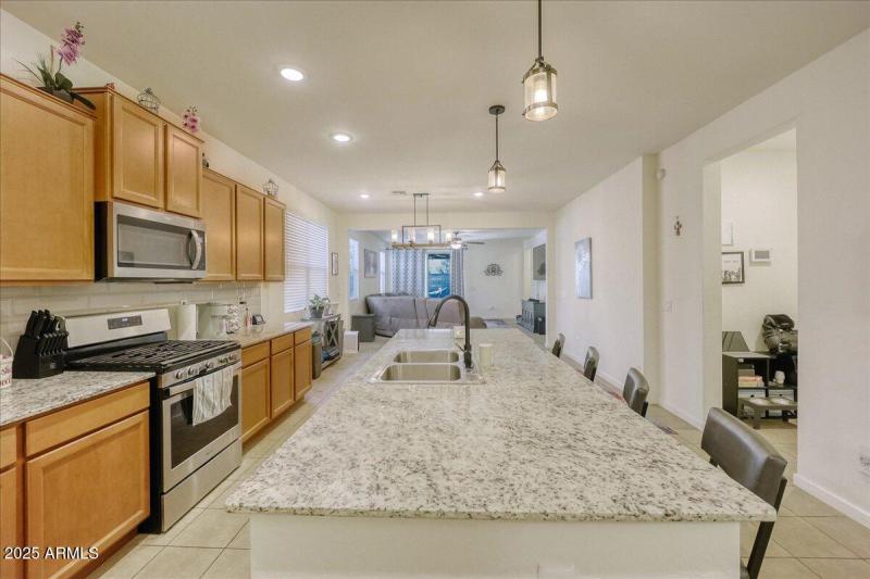 16-9825-W-Trumbull-Rd-Kitchen-4