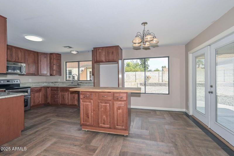 Kitchen-Breakfast Room