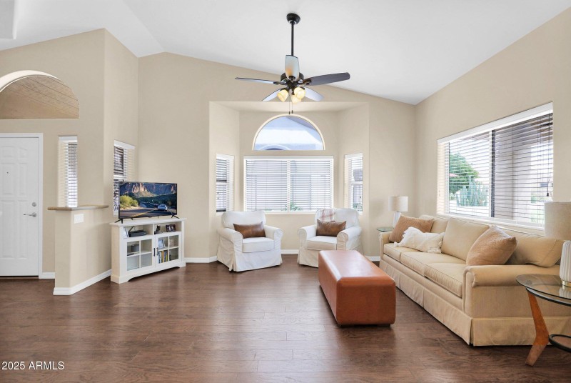 26-web-or-mls-P1246036