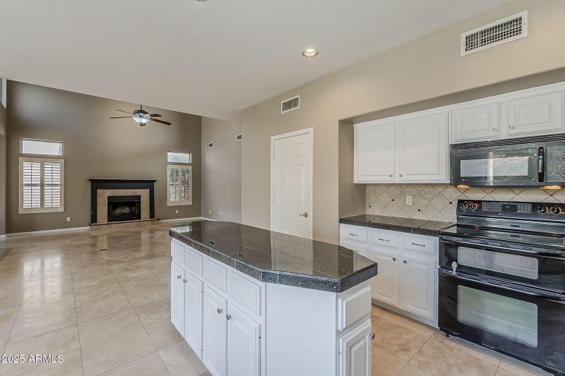 14-web-or-mls-Glenhaven-14