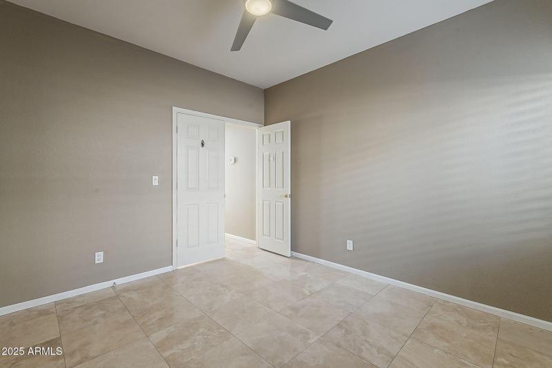 26-web-or-mls-Glenhaven-26