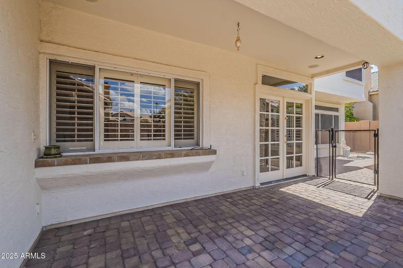 50-web-or-mls-Glenhaven-50