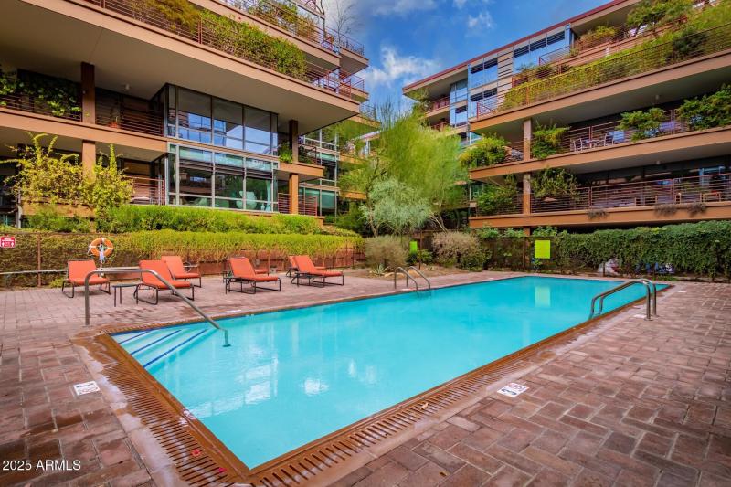 Community outdoor pool 2