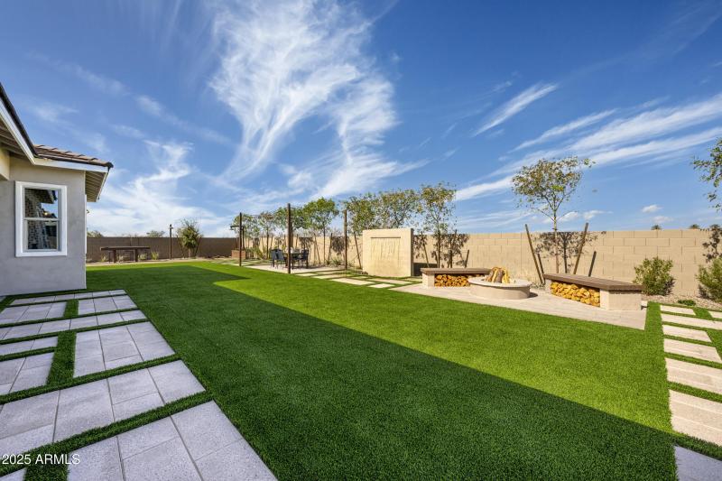 Whispering Hills Model Interiors - Choll